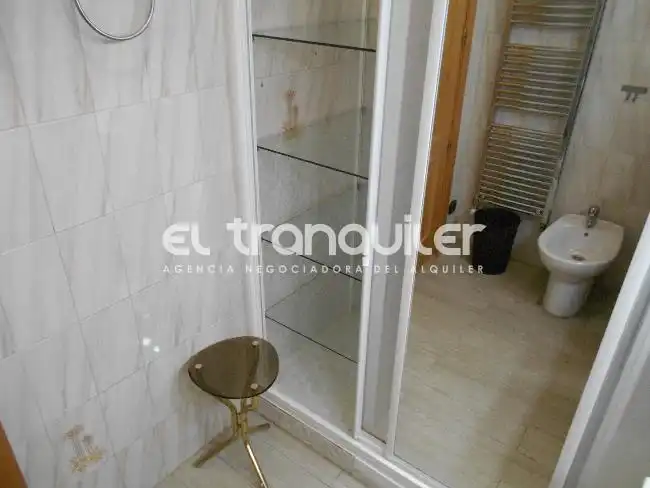 Penthouse with lift to rent in Calle Torres Miranda, imagen 31