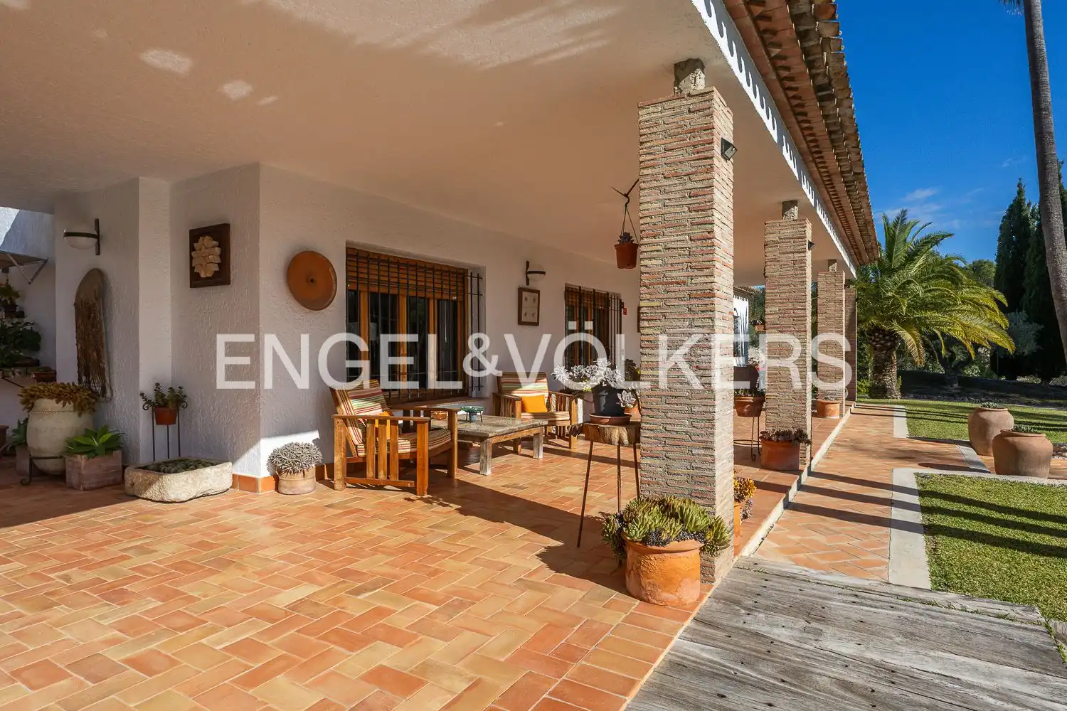 Vista exterior de Casa o xalet en venda en Ontinyent amb Aire condicionat, Calefacció i Jardí privat
