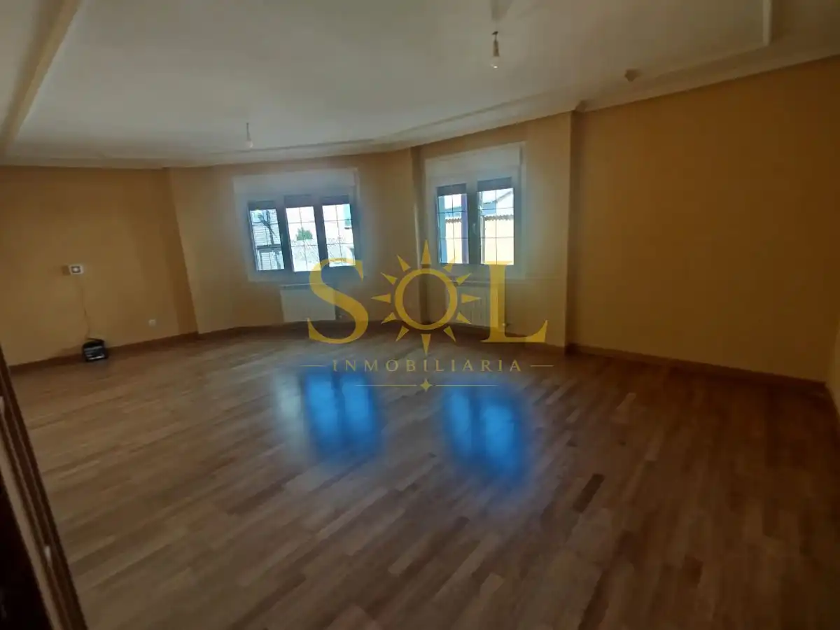 Flat for sale in Valencia de Don Juan  with Heating and Terrace