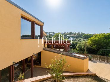 Casa amb jardí en venda a Llinars del Vallès