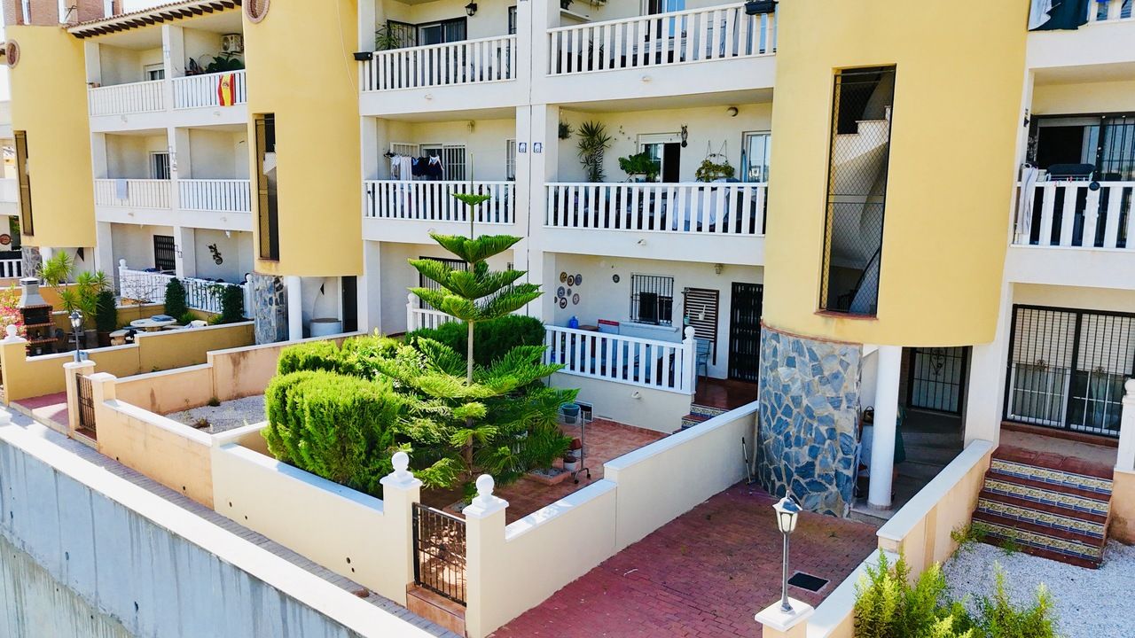 Vista exterior de Apartamento en venta en Orihuela