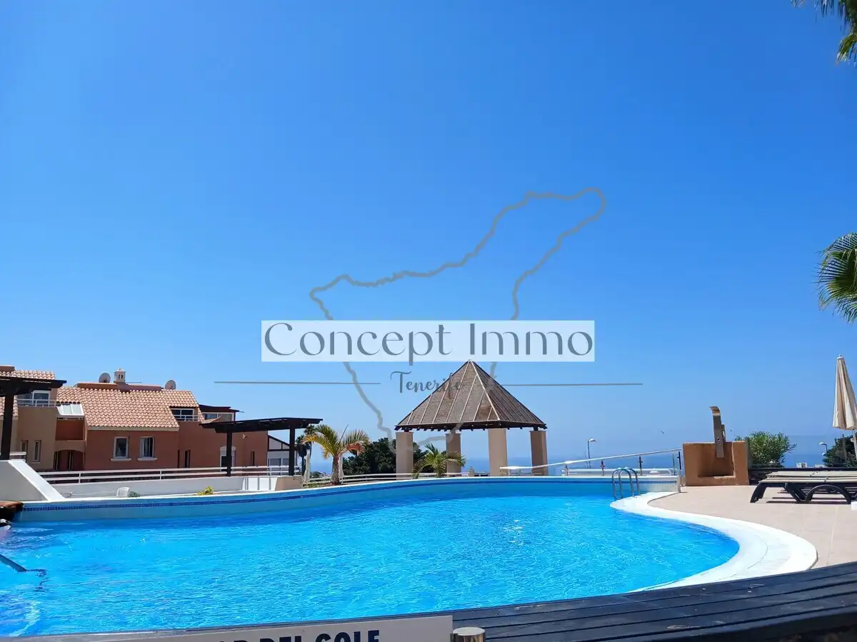 Detached homes for sale in Calle Tajore, Playa de Fañabé
