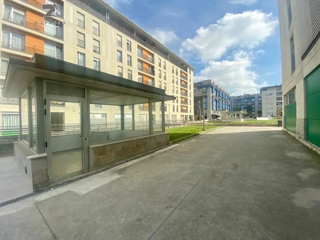 Außenansicht von Garage zum Verkauf in Santander