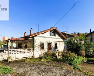 Vista exterior de Casa o xalet en venda en Barakaldo  amb Calefacció, Terrassa i Traster