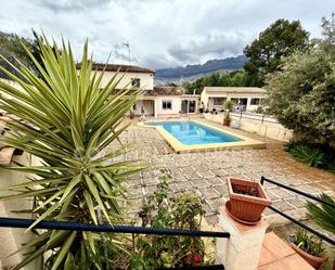 Vista exterior de Casa o xalet de lloguer en Altea amb Aire condicionat