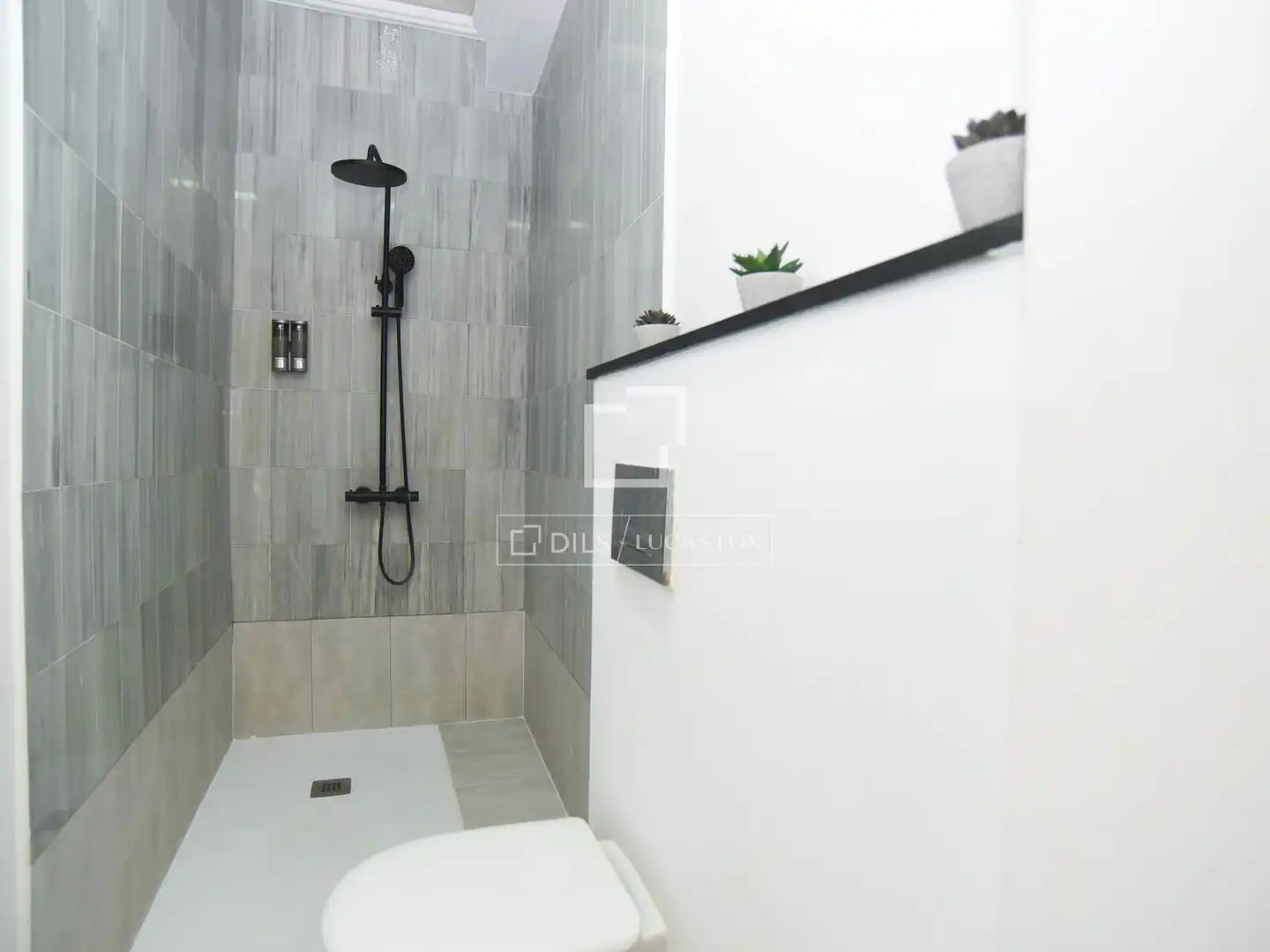 Baño de Piso en venta en Barcelona con Aire acondicionado, Calefacción y Terraza