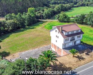 Casa o xalet en venda en Carballo amb Calefacció, Jardí privat i Traster