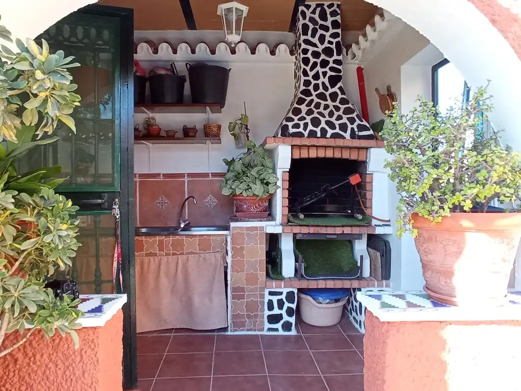 Cuina de Casa o xalet en venda en Vélez-Málaga amb Aire condicionat, Terrassa i Piscina