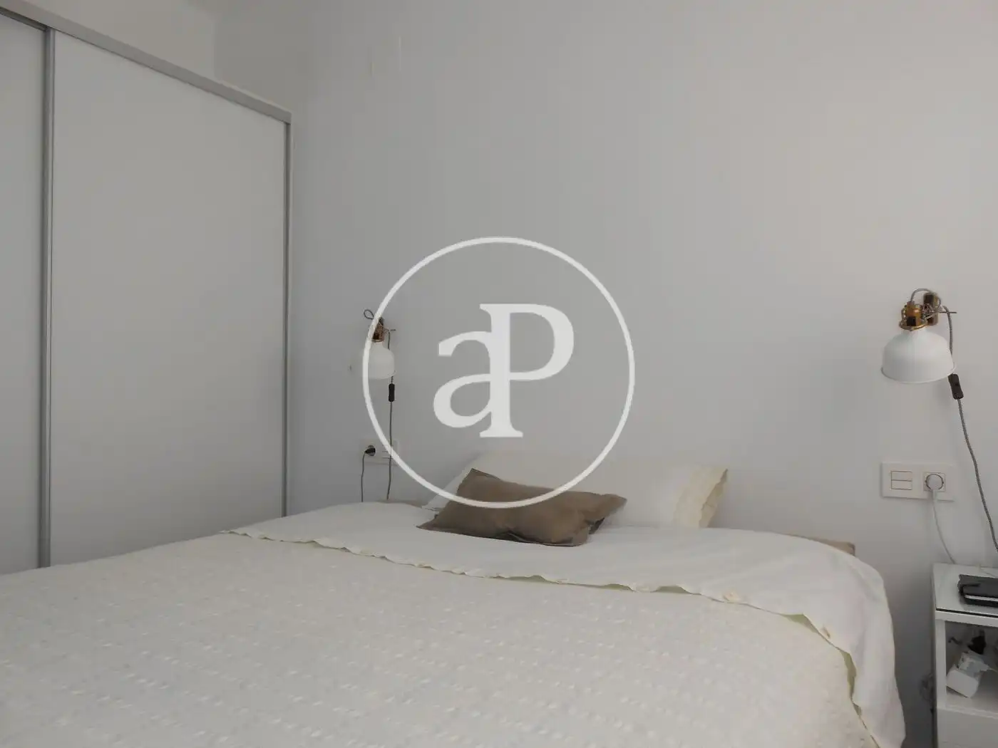 Schlafzimmer von Wohnung zur Miete in Valencia mit Heizung, Möbliert und Balkon