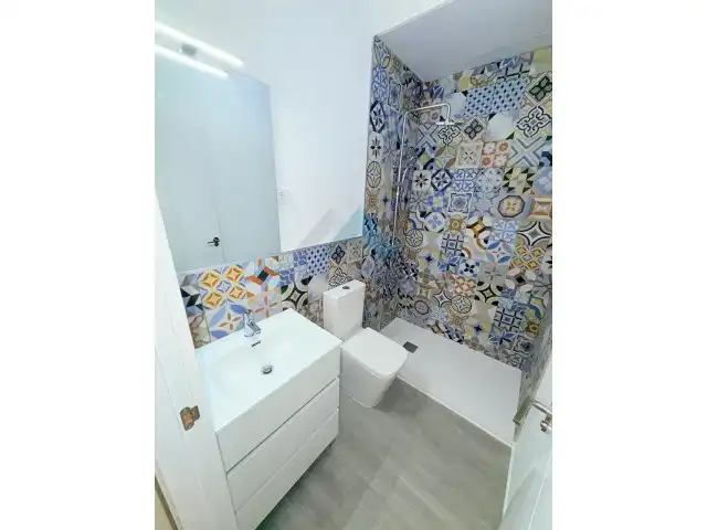 Badezimmer von Wohnung zum Verkauf in Madrid mit Klimaanlage, Heizung und Parkett