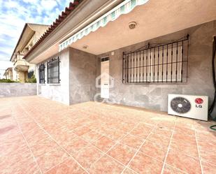 Vista exterior de Casa o xalet en venda en Puerto Lumbreras amb Aire condicionat i Terrassa