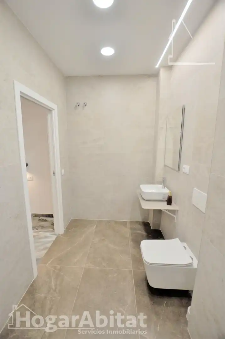 Baño de Piso en venta en Valencia con Aire acondicionado