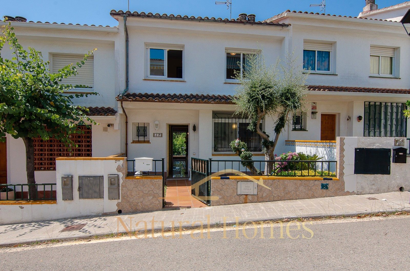 Exterior view of Single-family semi-detached for sale in Sant Vicenç de Montalt  with Private garden, Oven and Balcony