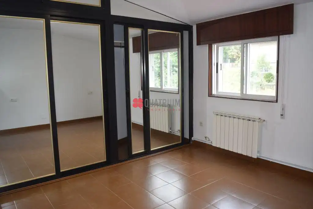 Habitación de Piso en venta en Oroso con Calefacción y Trastero