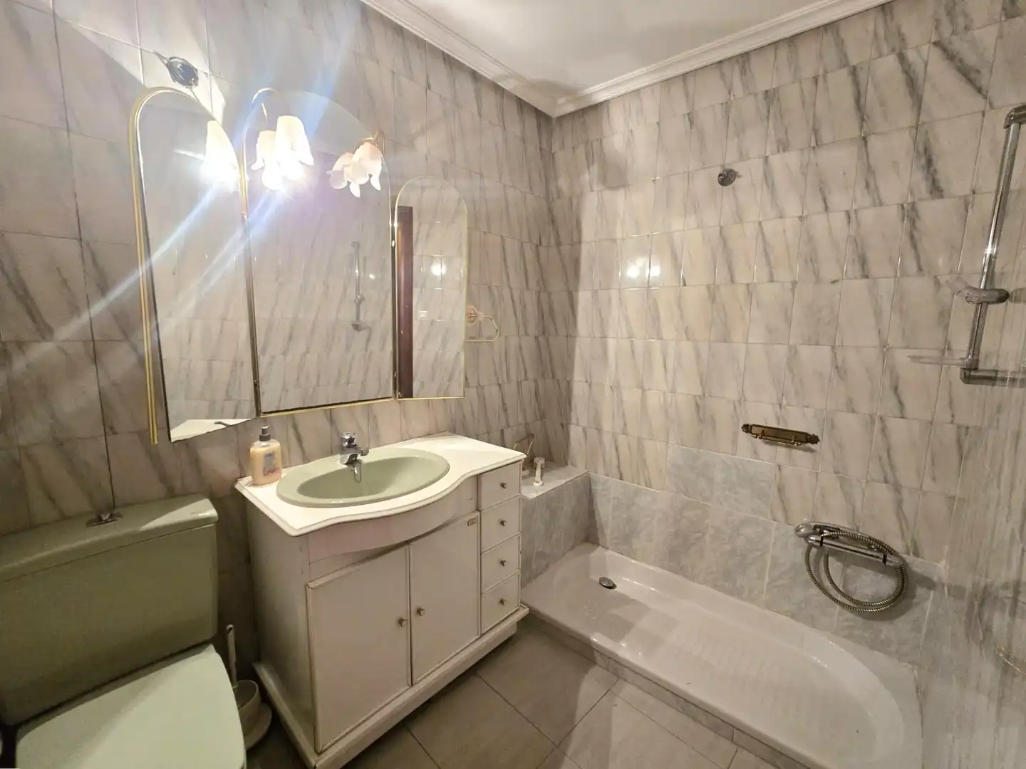 Baño de Piso en venta en Plasencia con Aire acondicionado, Parquet y Terraza