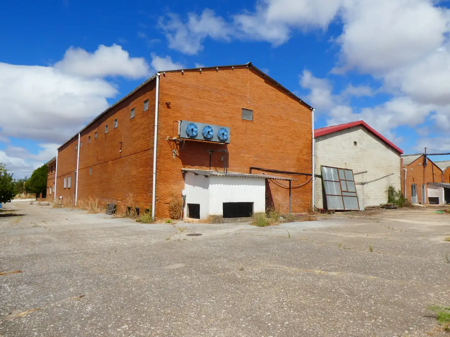 Vista exterior de Nave industrial en venta en Lerma con Calefacción