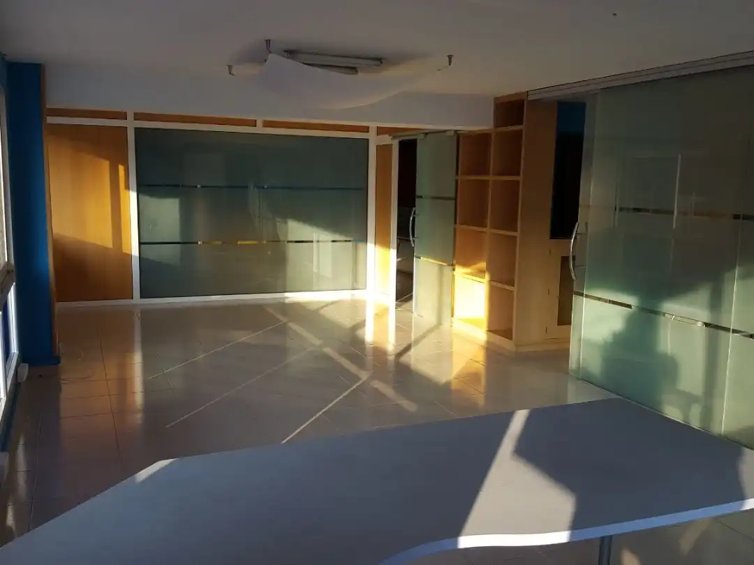 Office for sale in Ribeira  with Internet