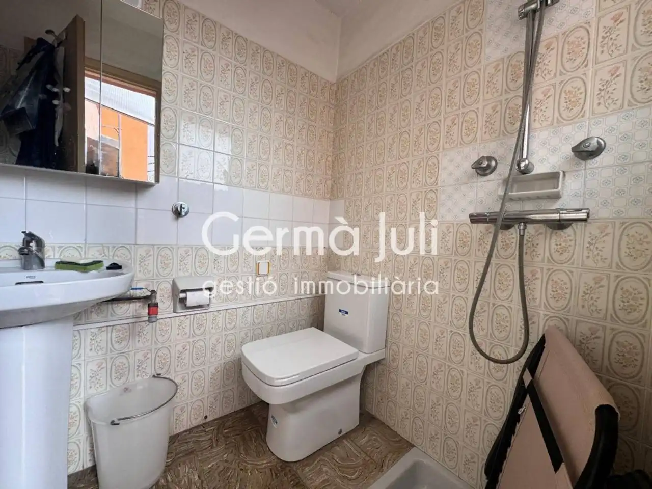 Baño de Piso en venta en Badalona con Aire acondicionado, Jardín privado y Terraza