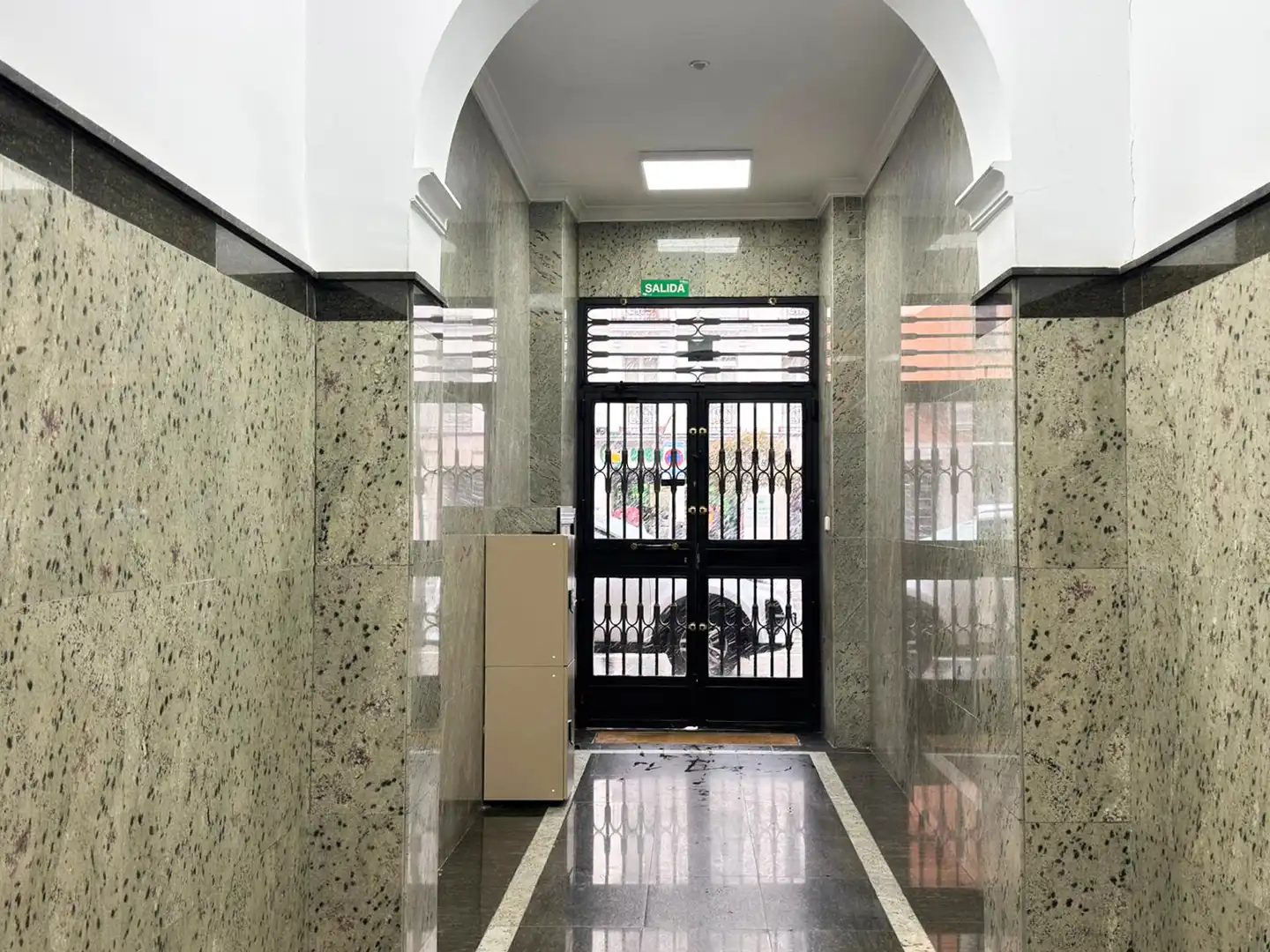 Piso en venta en Madrid con Calefacción y Amueblado