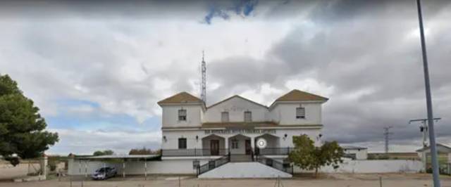 Edificio en Venta en A-4, 431A en Zona Entrada - Gasolineras