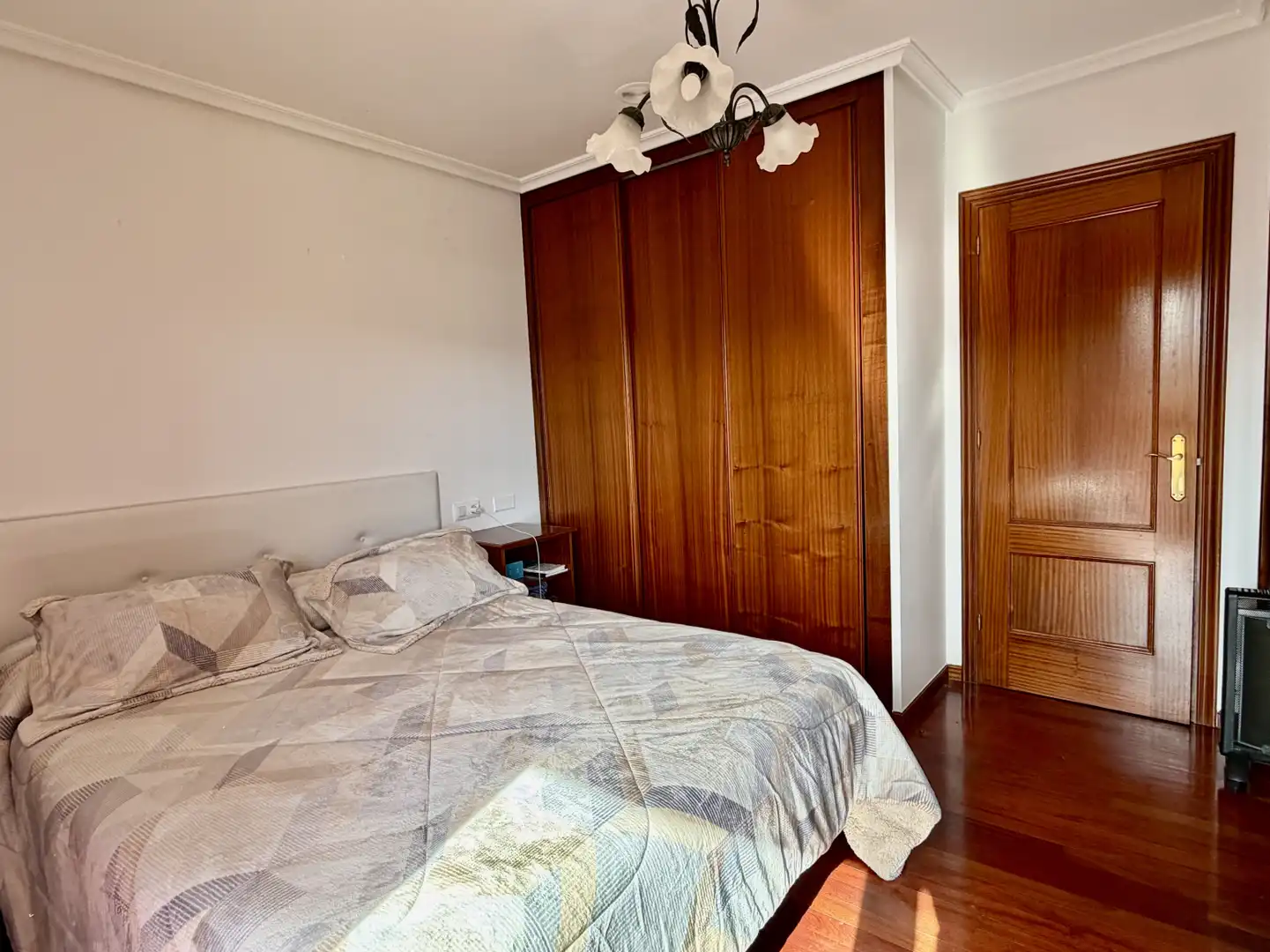 Habitación de Casa adosada en venta en Penagos con Calefacción, Jardín privado y Terraza