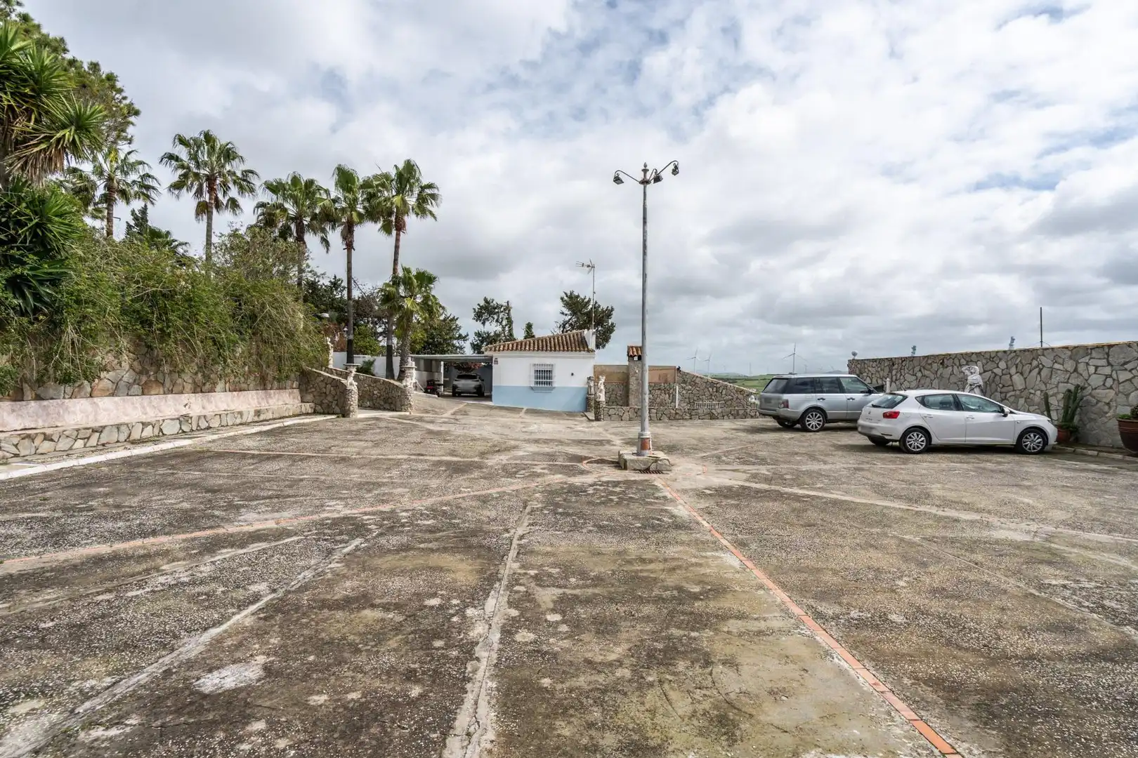 Parking de Casa o chalet en venta en Chiclana de la Frontera con Aire acondicionado, Calefacción y Jardín privado