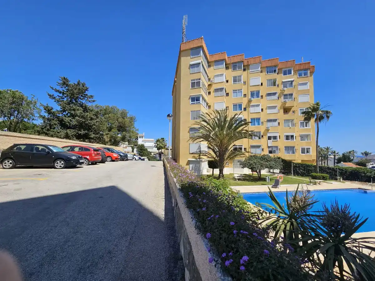 Vista exterior de Estudi en venda en Mijas amb Piscina