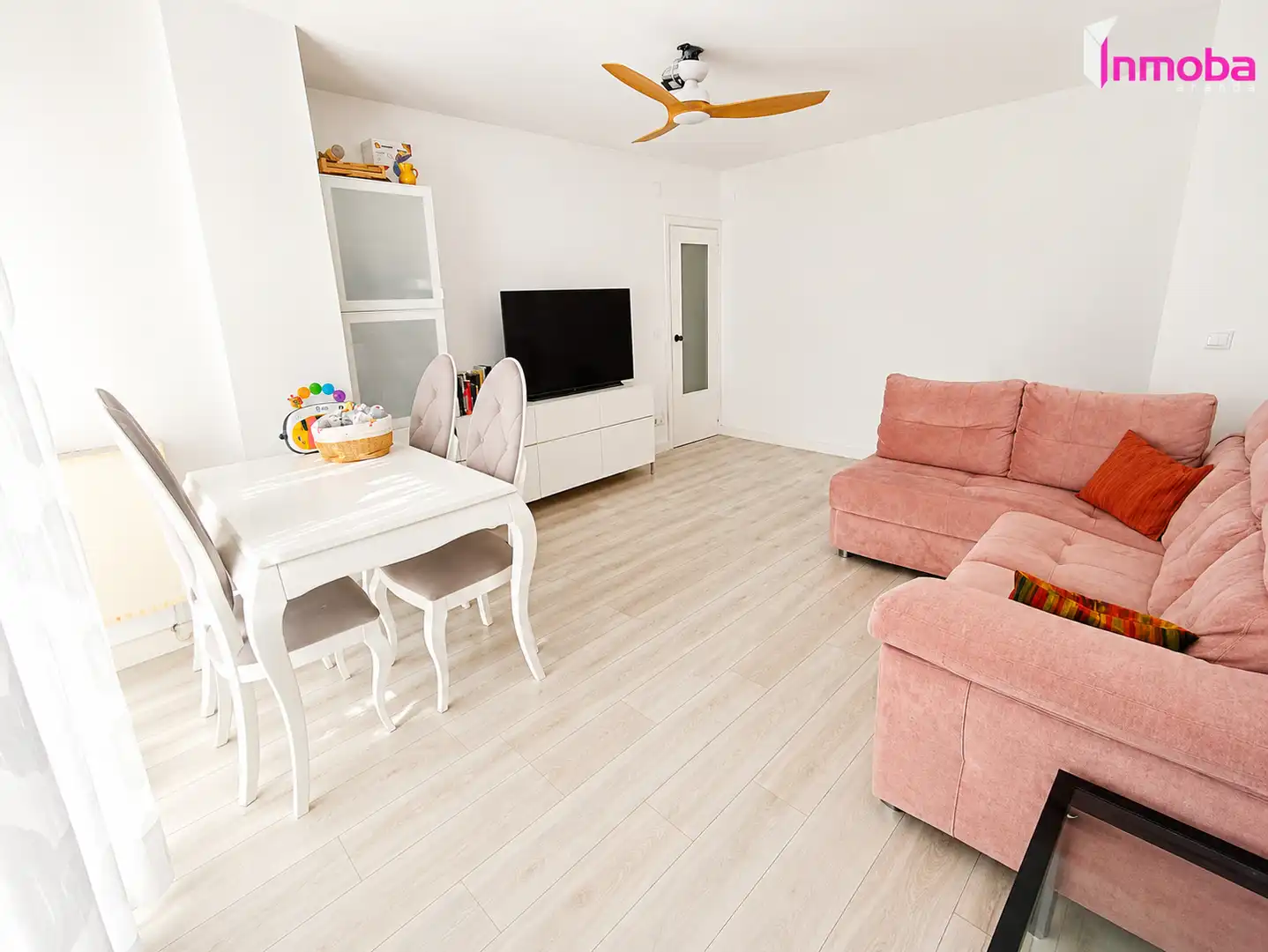 Living room of Flat for sale in Aranda de Duero  with Storage room and Balcony