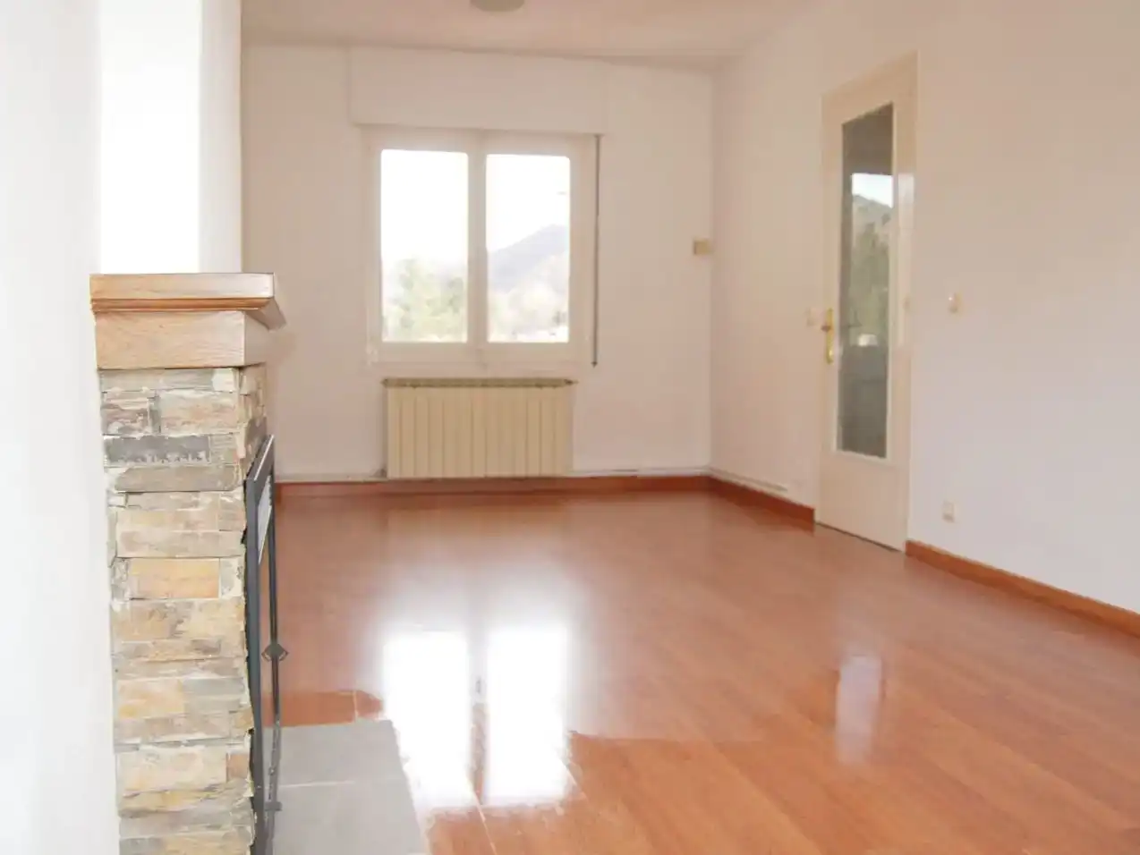Wohnzimmer von Wohnung zum Verkauf in Camprodon mit Balkon