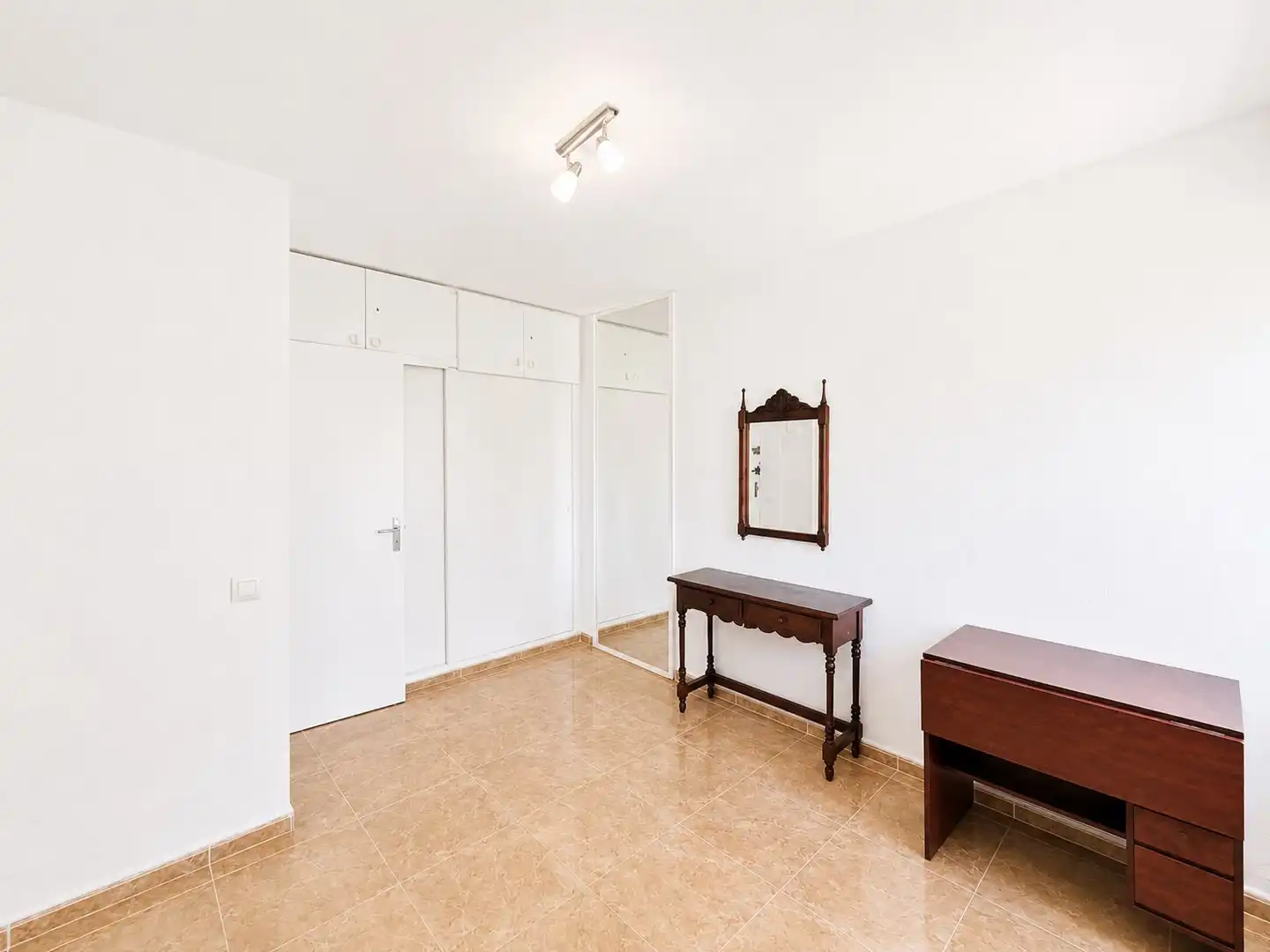 Dormitori de Apartament en venda en Benalmádena amb Aire condicionat, Terrassa i Moblat