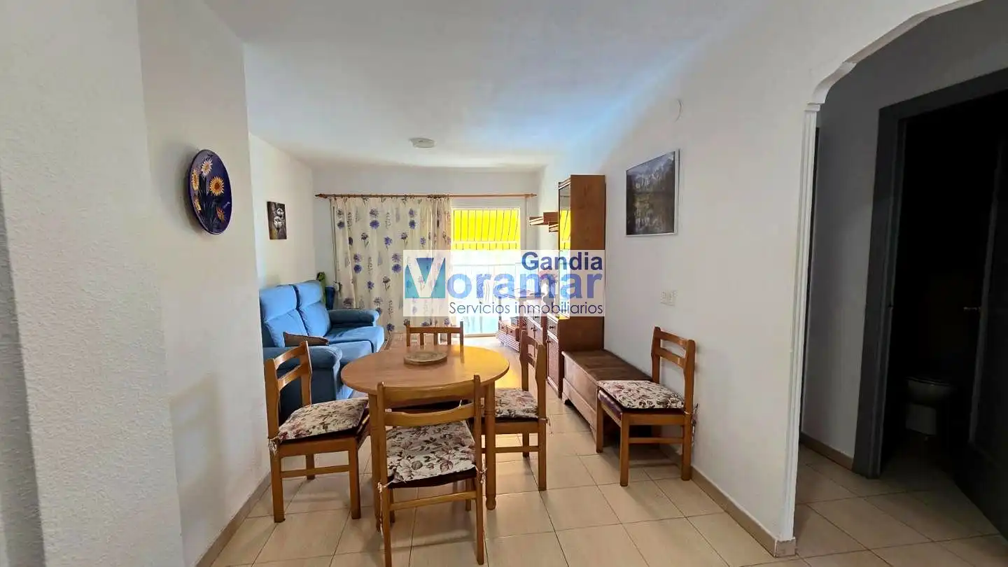 Sala de estar de Apartamento en venta en Gandia con Amueblado y Piscina comunitaria