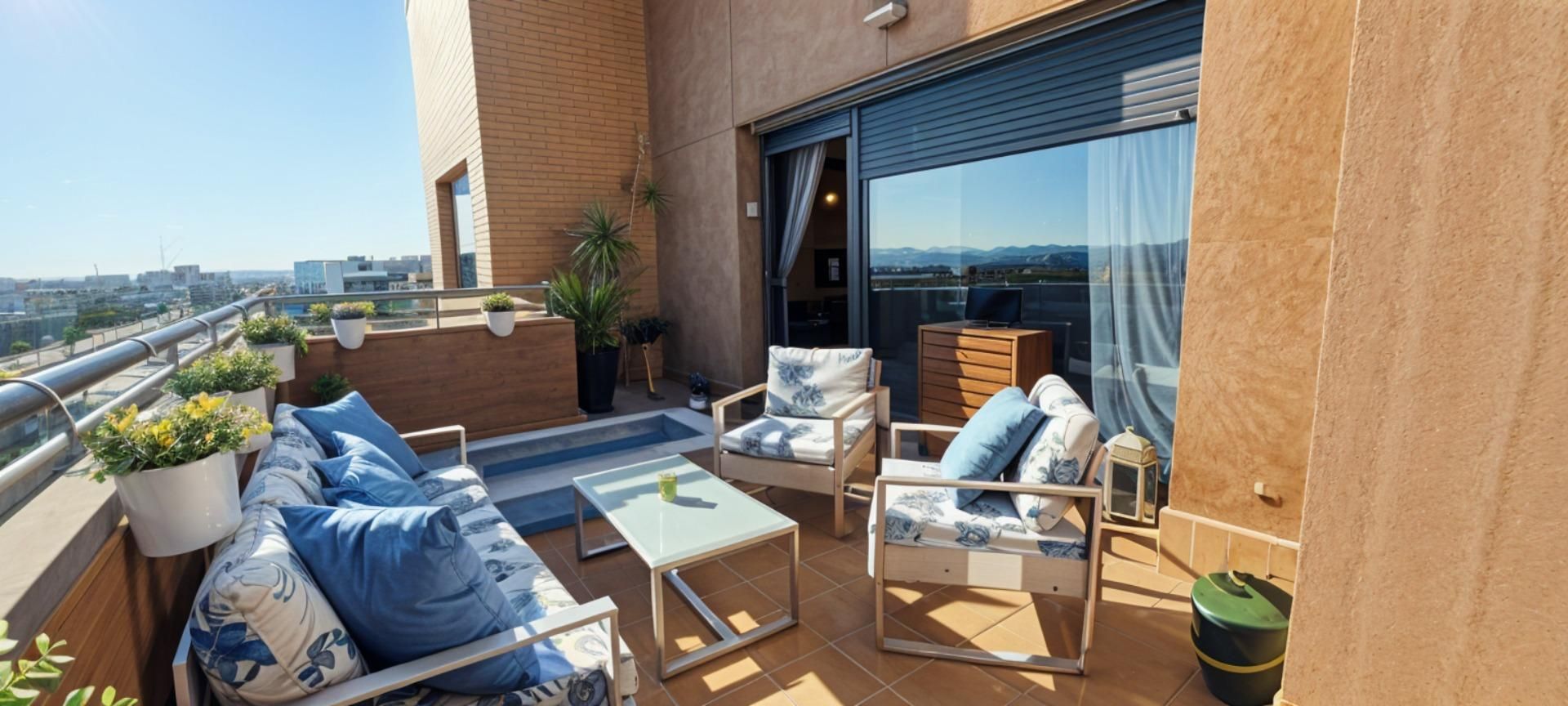 Terraza de Ático en venta en  Madrid Capital con Aire acondicionado, Calefacción y Jardín privado