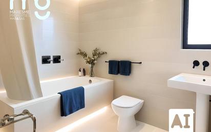 Bathroom of Flat for sale in Badalona  with Heating and Alarm