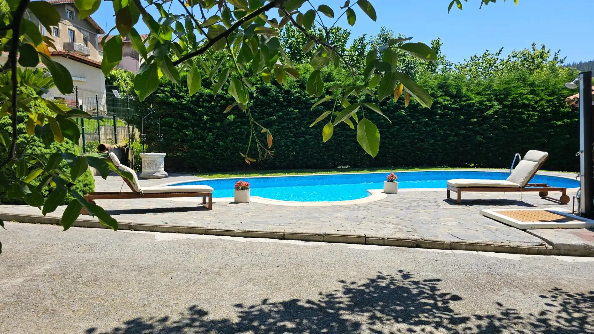 Piscina de Casa o xalet en venda en Güeñes amb Aire condicionat, Calefacció i Jardí privat