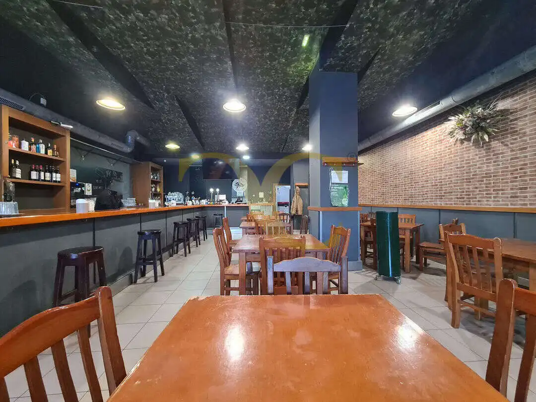 Local comercial en venda a Calle Rey Pelayo, imagen 4