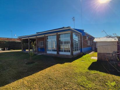 Exterior view of House or chalet for sale in Badajoz Capital  with Air Conditioner, Heating and Private garden