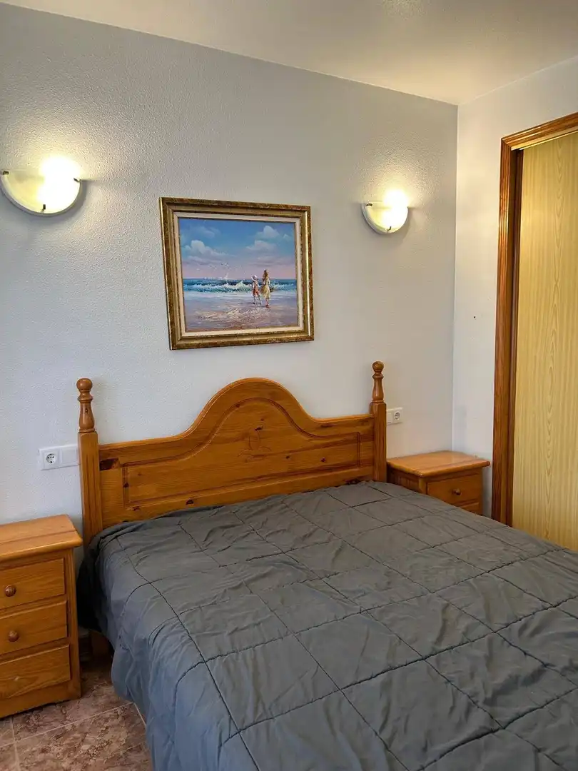 Schlafzimmer von Wohnung zum Verkauf in Torrevieja mit Klimaanlage, Heizung und Privatgarten