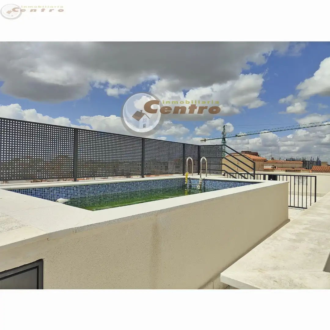 Piscina de Pis de lloguer en Albacete amb Aire condicionat, Calefacció i Terrassa