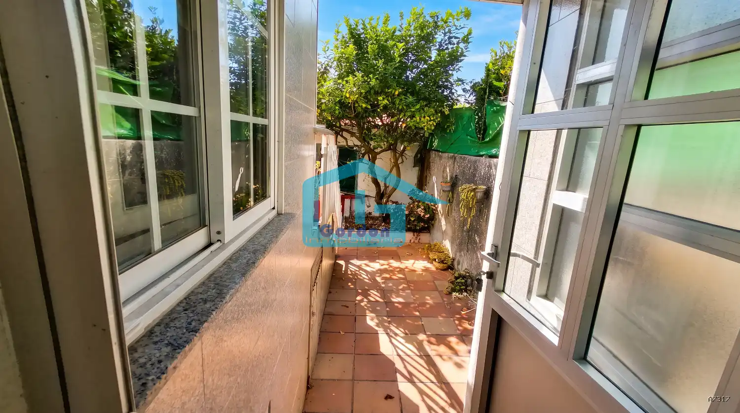 Vista exterior de Casa o xalet en venda en Sanxenxo amb Calefacció, Terrassa i Traster