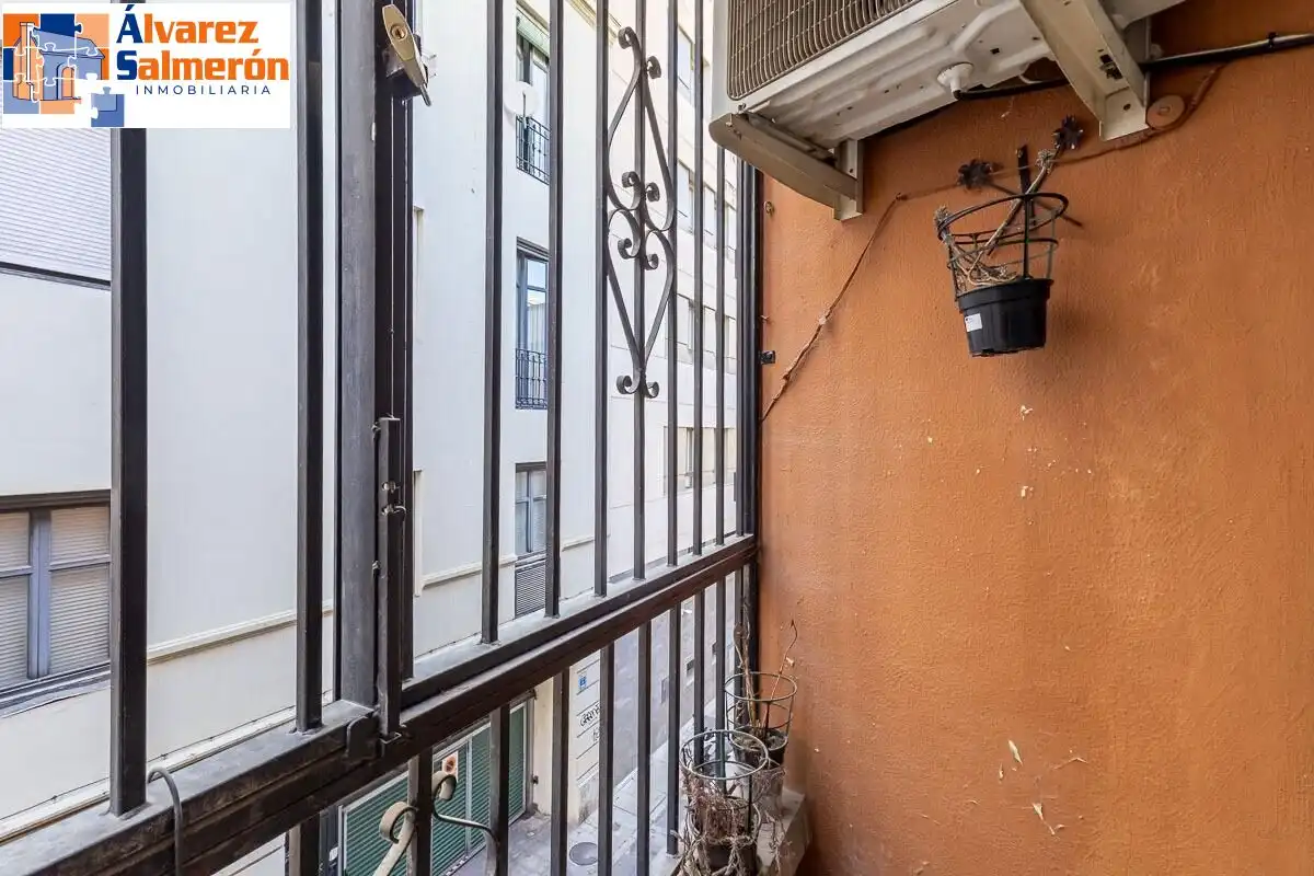 Terrasse von Wohnung zum Verkauf in Granada mit Balkon