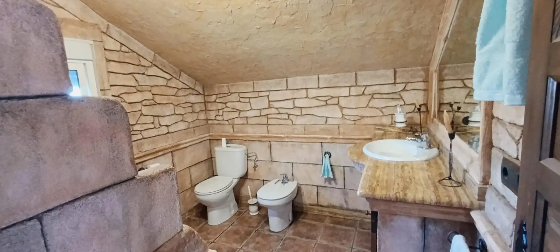 Badezimmer von Haus oder Chalet zum Verkauf in Hondón de las Nieves / El Fondó de les Neus mit Privatgarten, Terrasse und Abstellraum