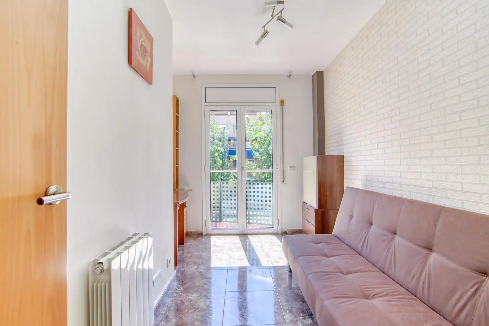 Sala de estar de Casa adosada en venta en Figueres con Calefacción, Jardín privado y Balcón
