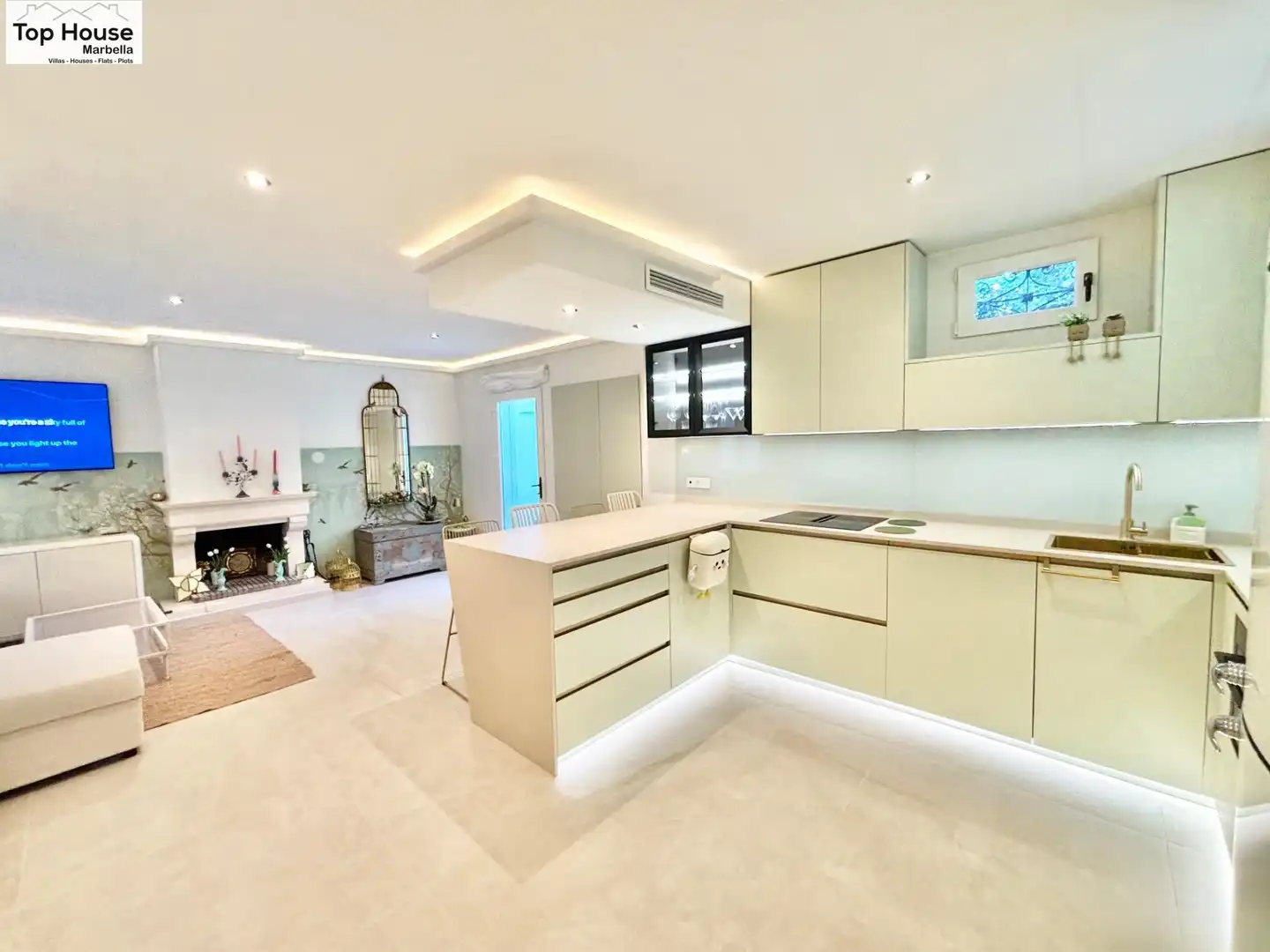 Single-family semi-detached for rent in Guadalmina Baja