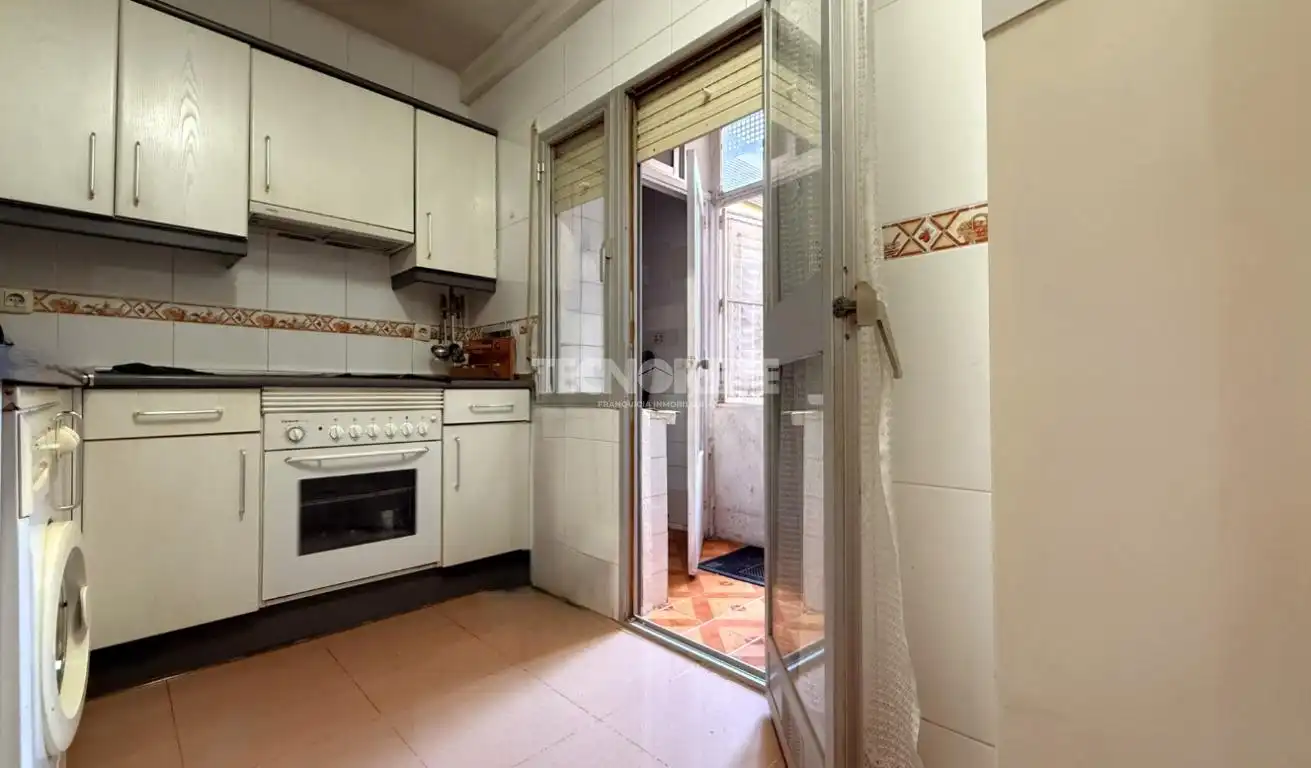 Cocina de Piso en venta en Guadalajara con Calefacción y Balcón