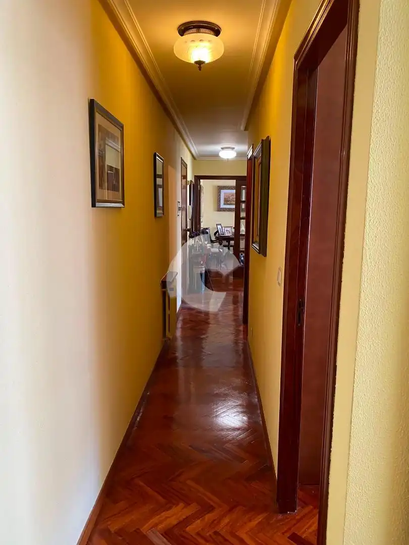 Piso en venta en Ourense Capital  con Calefacción y Trastero