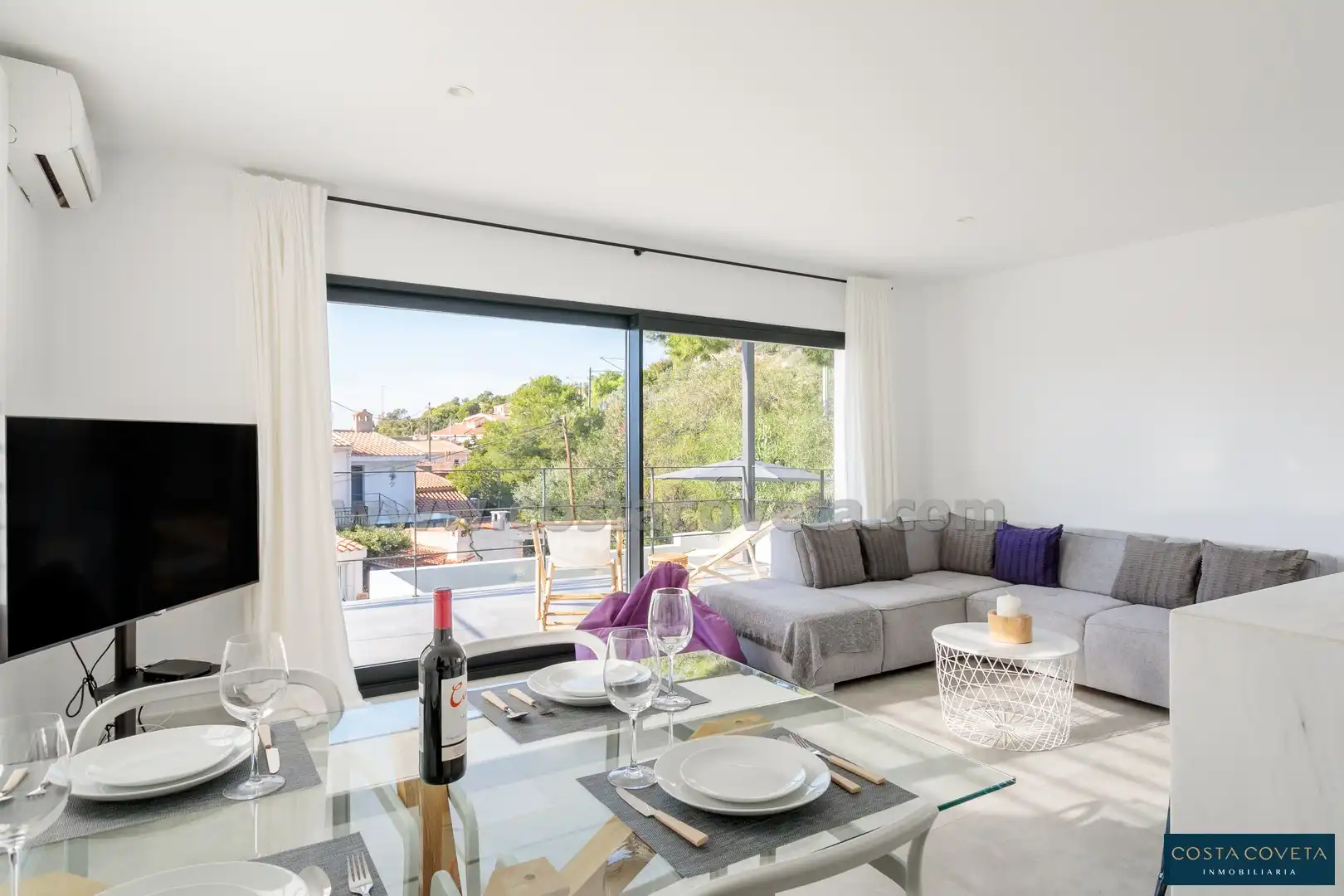Sala d'estar de Casa o xalet en venda en El Campello amb Aire condicionat, Jardí privat i Terrassa