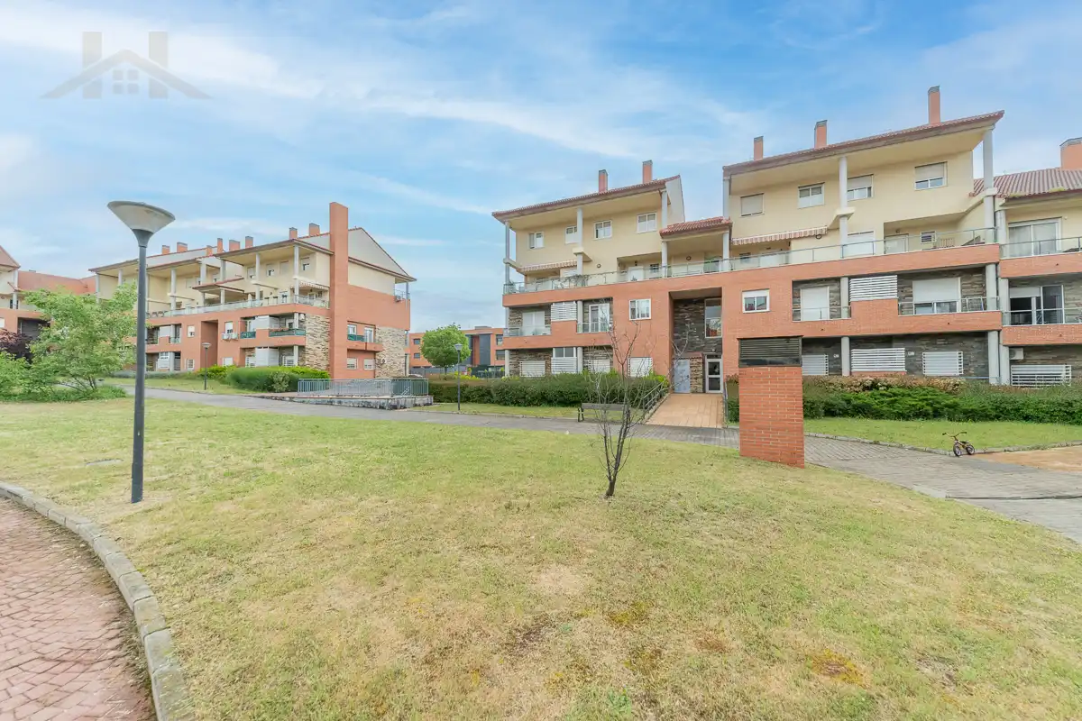 Vista exterior de Pis en venda en Arroyomolinos (Madrid) amb Aire condicionat, Calefacció i Traster