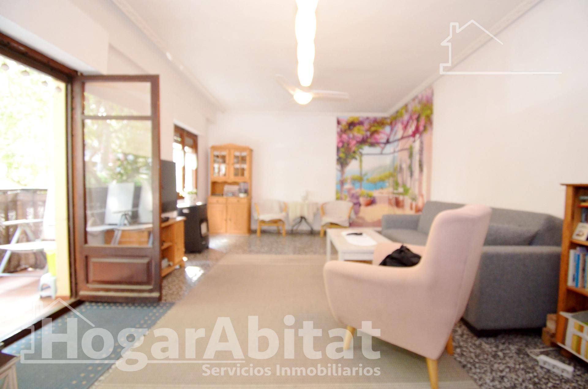 Sala d'estar de Pis en venda en Oliva amb Terrassa