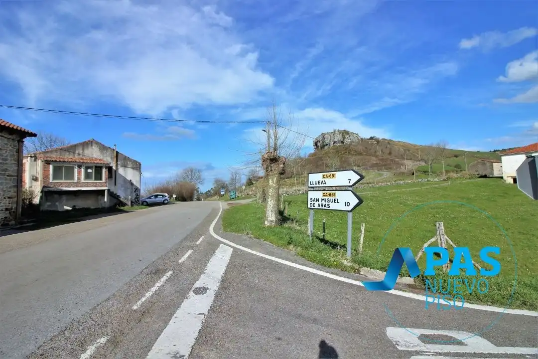 Vista exterior de Casa o xalet en venda en Solórzano amb Jardí privat