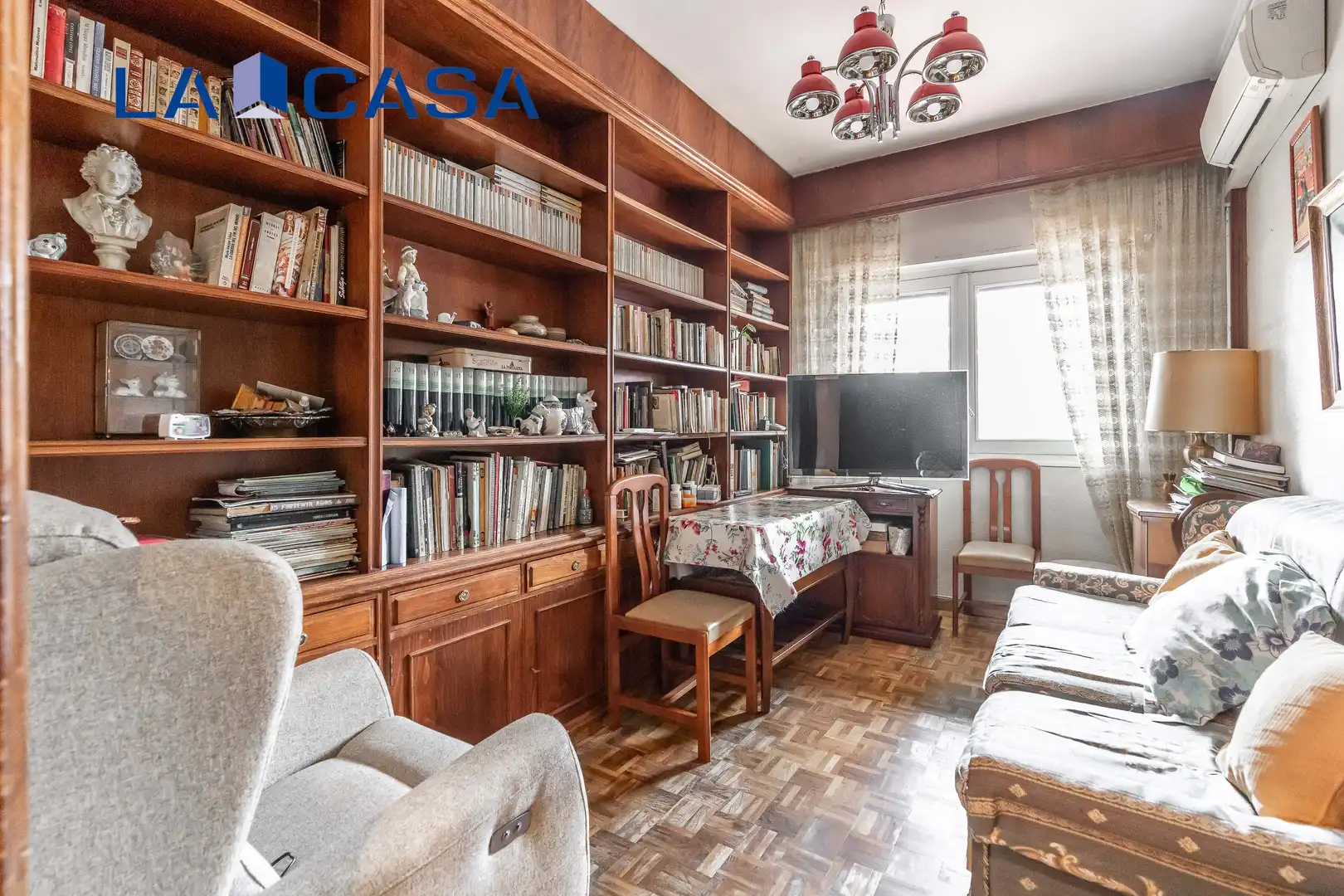 Sala d'estar de Pis en venda en Madrid amb Calefacció i Terrassa